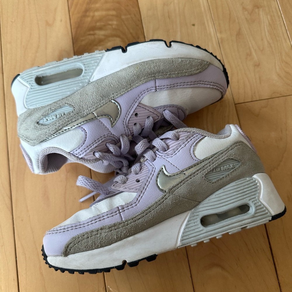 Nike Air Max Sneakers in Light Purple and white